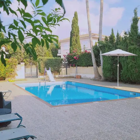 Nissi House *